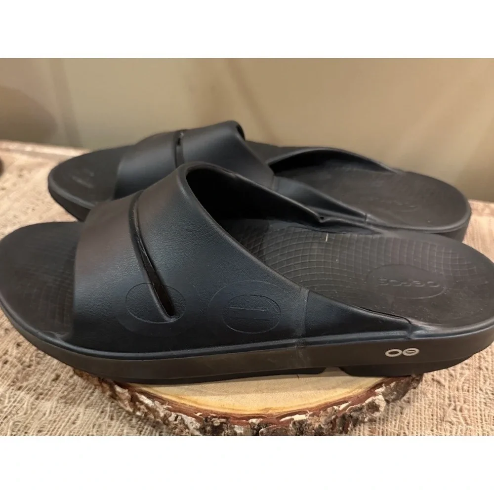 OOFOS Slide Black Lightweight Recovery Footwear on Feet Men's 13 Womens 15 NEW